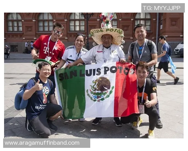 大猩猩意外成足球明星引发热议球迷热情高涨的背后故事