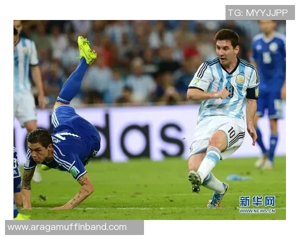 场下魅力四射的足球明星们展现不一样的风采与风格 场下魅力四射的足球明星们展现不一样的风采与风格