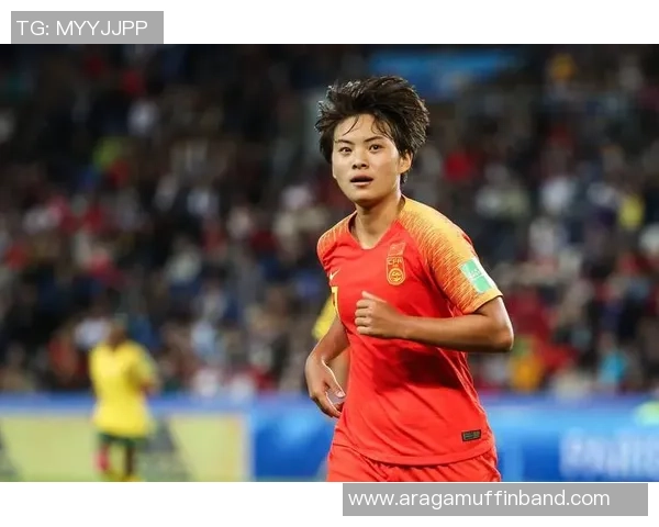 腿细却实力不凡的足球明星们展现独特魅力与风采