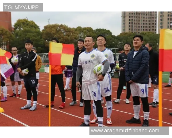 西安足球队在城市联赛中以72分稳居榜首展现强劲实力