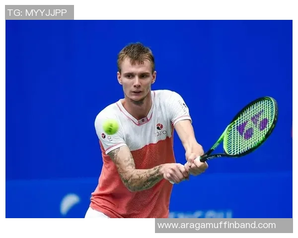 赛后复盘:上海网球队与成都网球队的团队协作与战术分析探讨 赛后复盘:上海网球队与成都网球队的团队协作与战术分析探讨