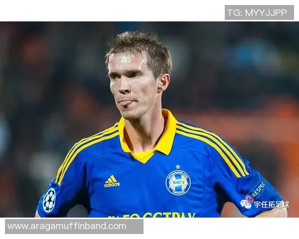 足球明星佩戴头套的原因解析与其对比赛表现的影响探讨 足球明星佩戴头套的原因解析与其对比赛表现的影响探讨